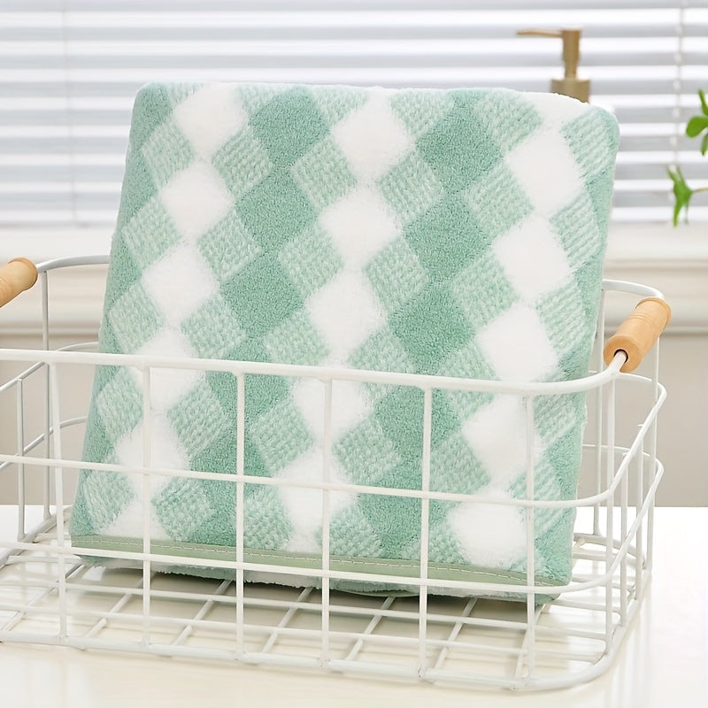 Extra Large Plaid Bath Towel - Ultra Absorbent, Quick Drying, Soft, Skin Friendly, and Gentle on Sensitive Skin - Perfect for Family Bathroom, Ideal for Everyday Use, and Great for Gift Giving