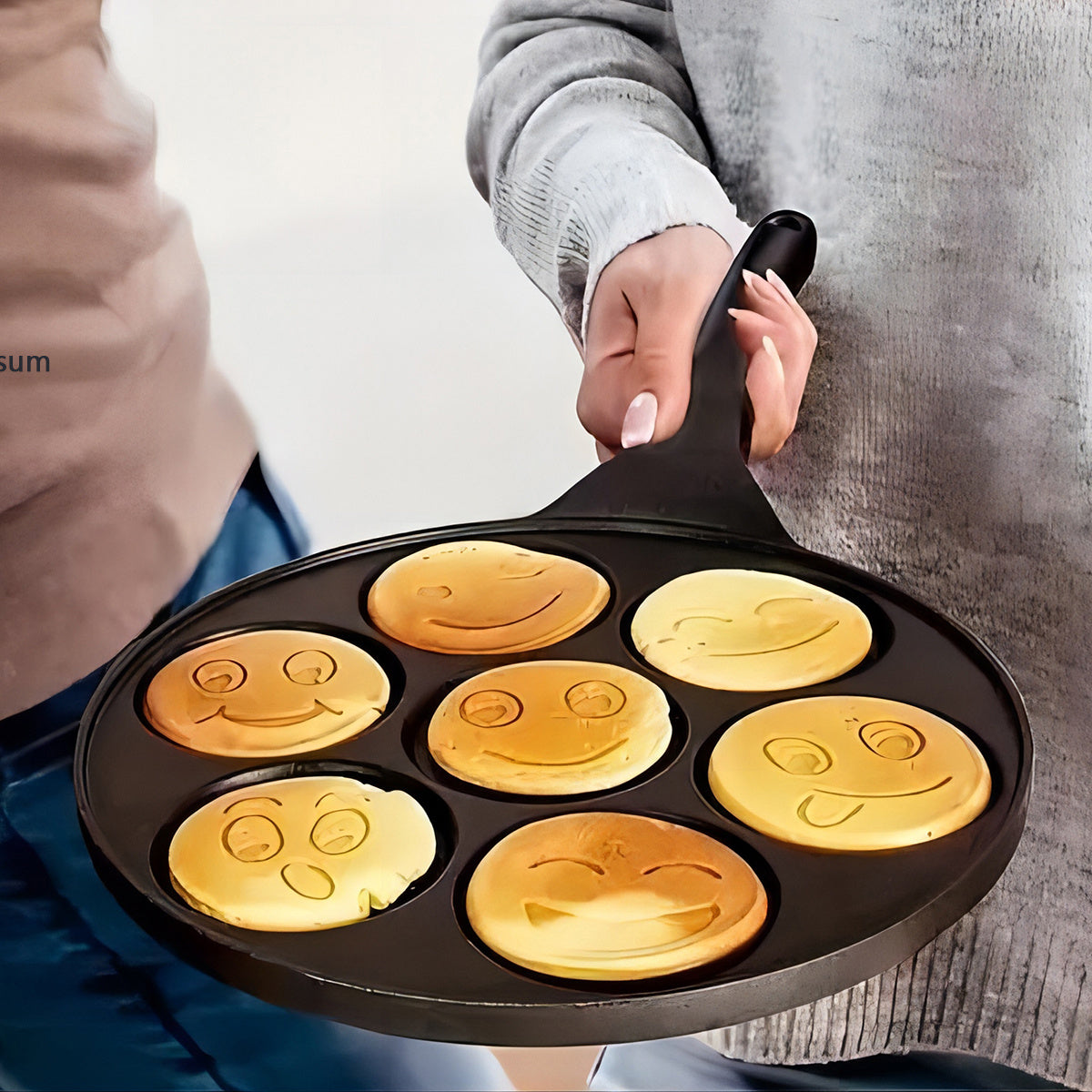Joyful Face 7-Cavity Non-Stick Pancake & Egg Pan - Cute Cartoon Design, Easy Clean Aluminum Cookware for Kitchen and Dining