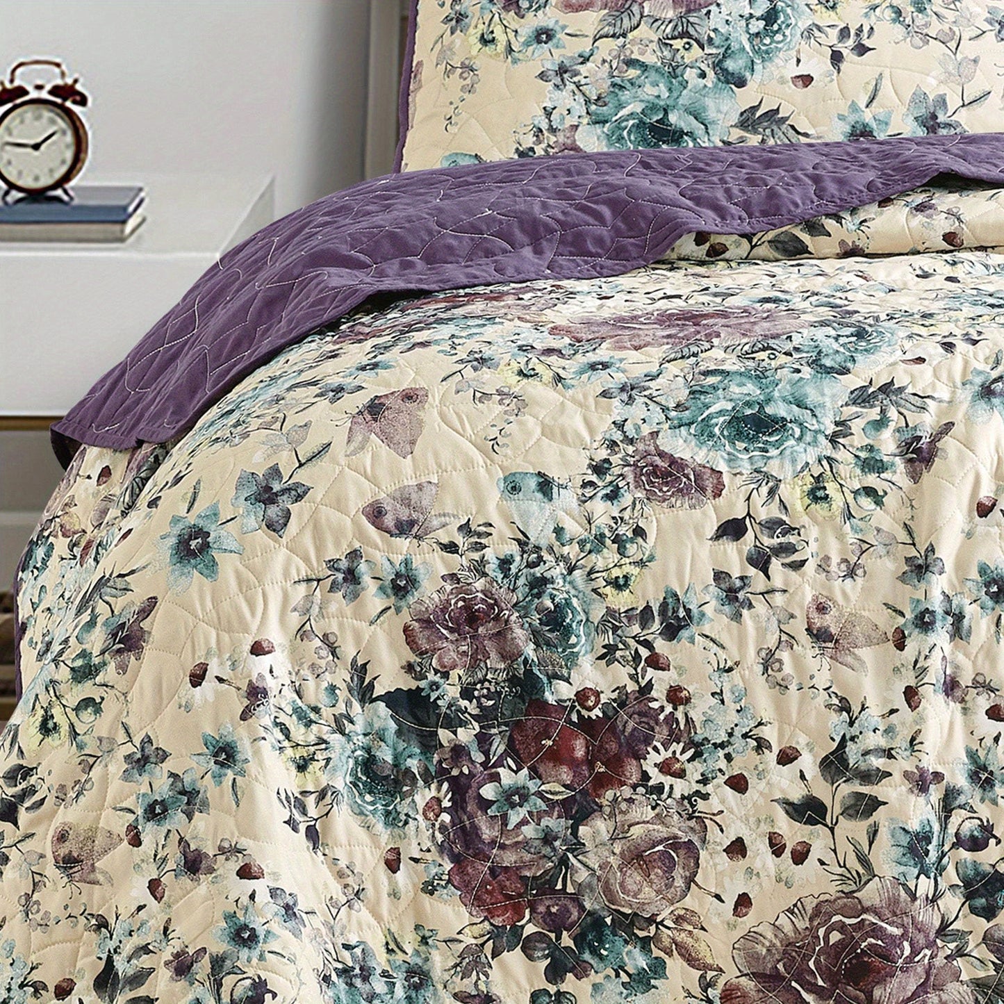 3-Piece Printed Quilt Set - Soft, Lightweight, and Breathable Bedspread with Vibrant Helie Pattern - Easy Care and Machine Washable