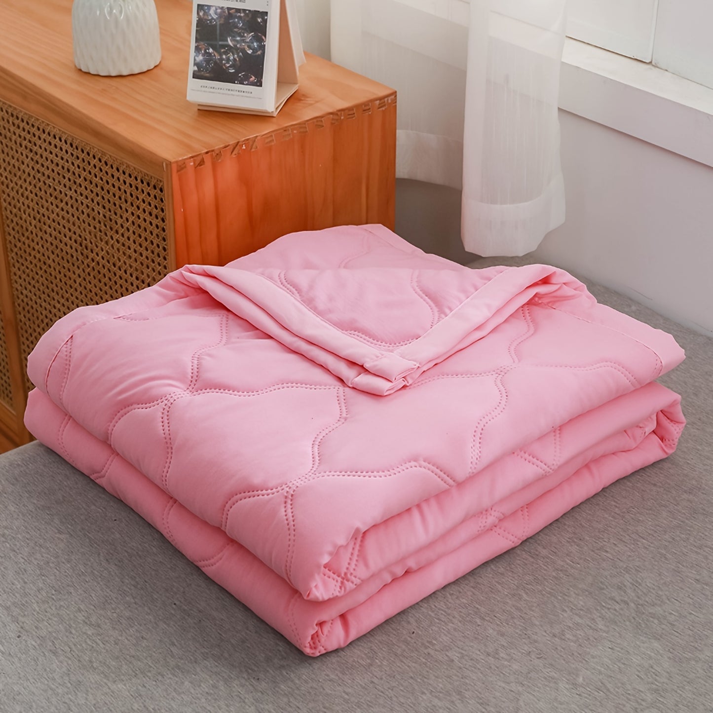 1pc Summer Quilt Soft Comfortable Moisture-absorbing Breathable Solid Color Polyester Fiber Ultrasonic Cooling Quilt Air Conditioning Quilt, Classic Simple Machine Washable, Bedding Suitable For Bedroom Guest Room Living Room