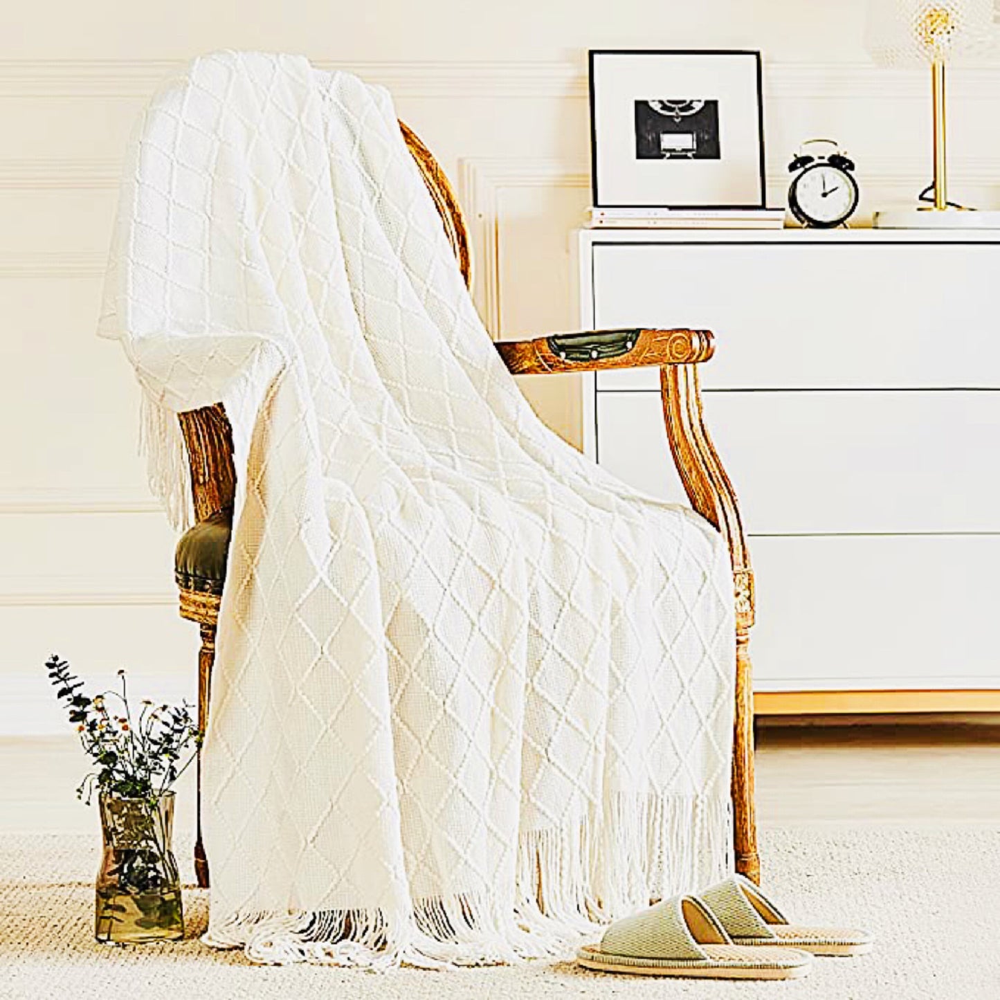 1pc Soft and Cozy Knitted Throw Blanket with Tassel for Couch and Bed - Perfect for Comfort and Style