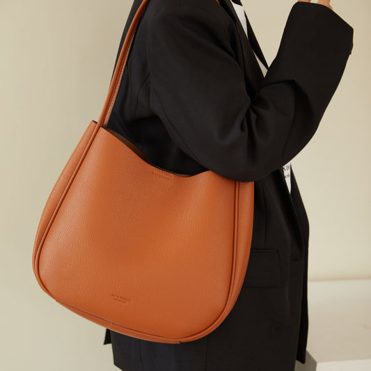 2025 Shoulder bag, women's high-end fashion temperament bag, large capacity, minimalist style, underarm bag, commuter to work, mother and child bag