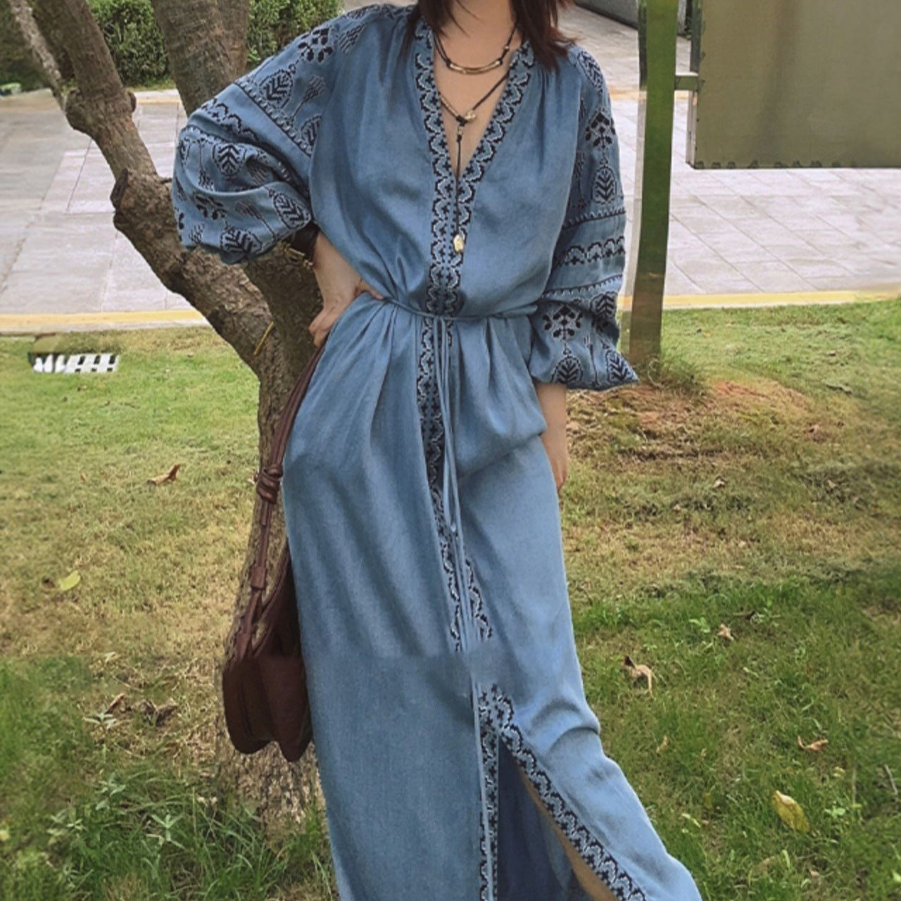 2025 spring new blue denim V-neck retro dress bohemian embroidered loose dress