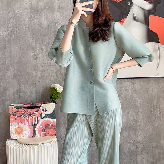 Xiaoxiangfeng breasted stand-up collar short jacket spring and summer new Mizhai women's cardigan slim-fitting and thin pleated top