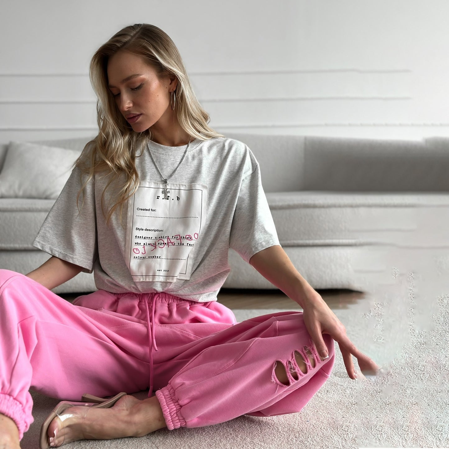 fashion street style cloth embroidered T-shirt for women's loose leisure and comfort versatile summer five-quarter sleeve round neck refined cotton