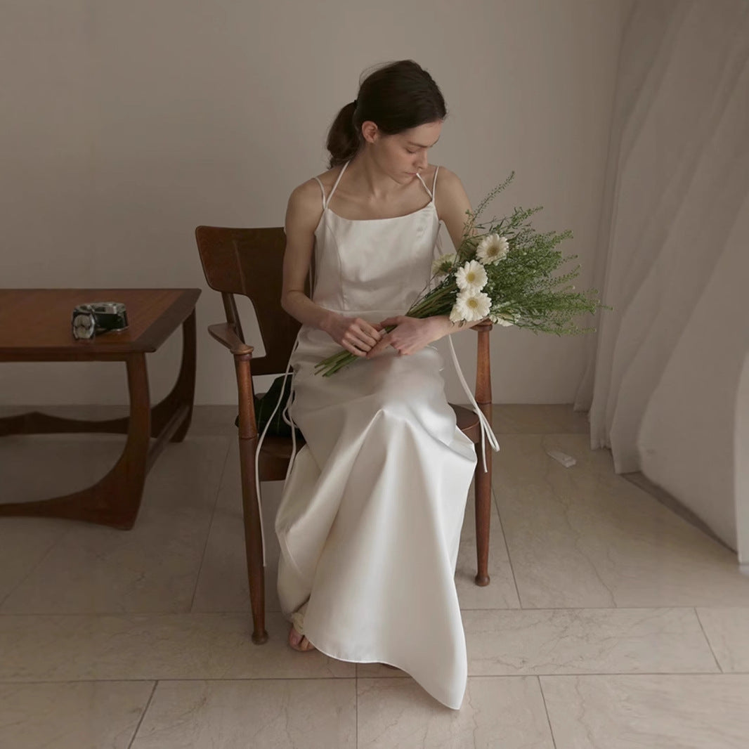 2025 Temperament suspender wedding dress satin engagement certificate simple white gauze dress lawn wedding literary travel photography light wedding dress