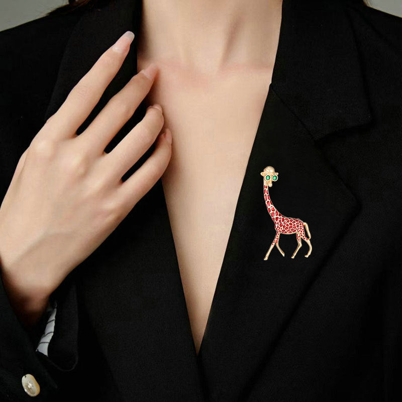 2025 Korean version of personalized accessories corsage cute suit jacket versatile Korean fashion dripping oil design sense giraffe brooch