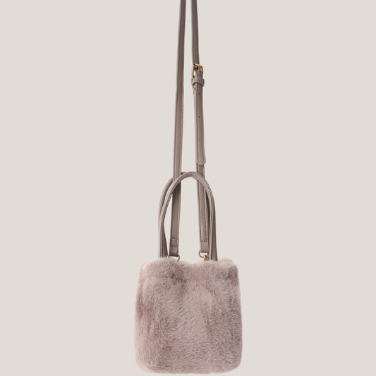 FLOWERSVERSE 2025 Winter girls bag plush bucket bag Korean version fluffy high-end portable shoulder bag crossbody fluff bag versatile