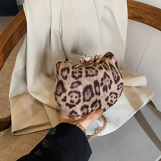 FLOWERSVERSE 2025 Niche design fashionable leopard print cat head small bag women's popular winter new light luxury shoulder bag tide chain messenger bag