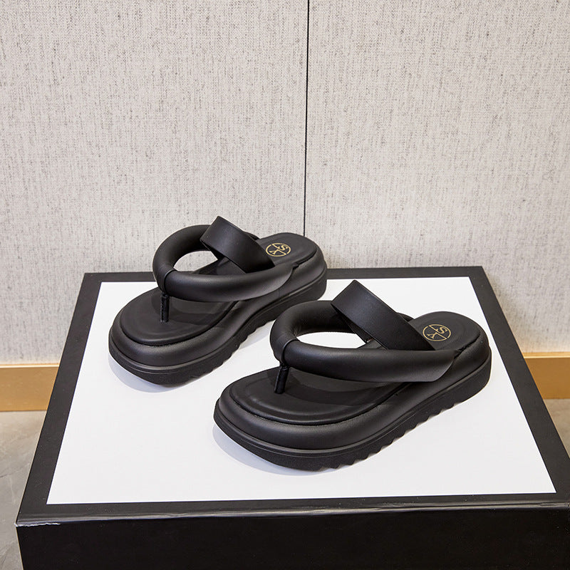 2025 new flip-flops women's fashion pinch slippers non-slip beach seaside ins tide summer sandals