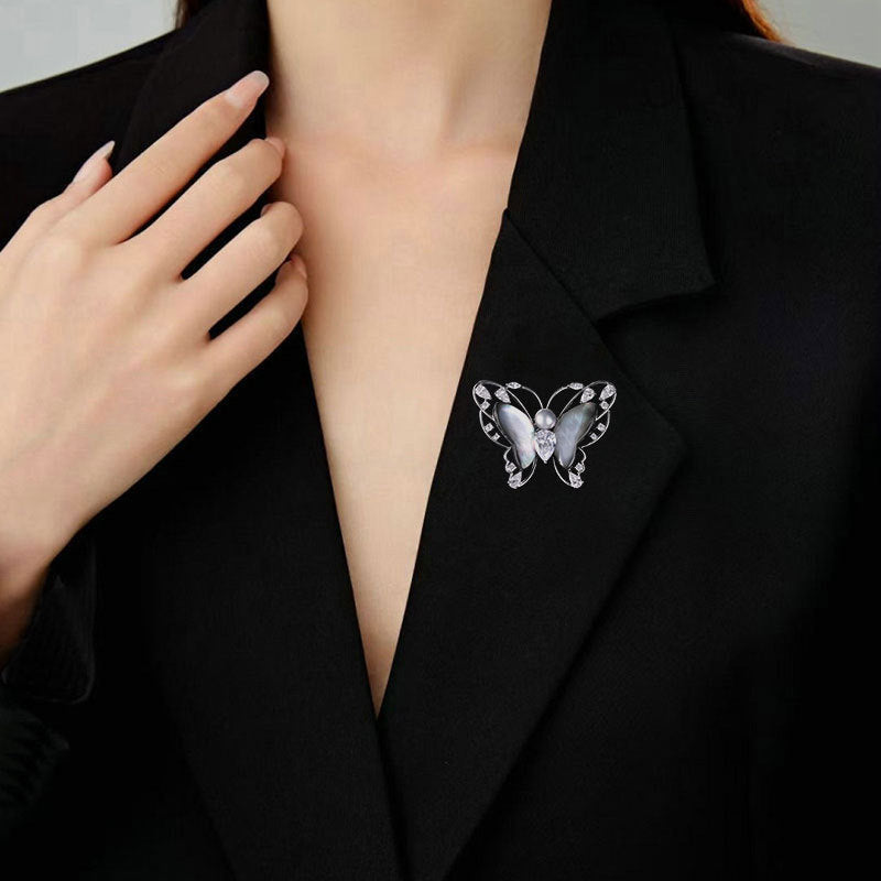 2025 Elegant classical natural fritillary butterfly brooch female niche high-end insect corsage new popular pin accessories