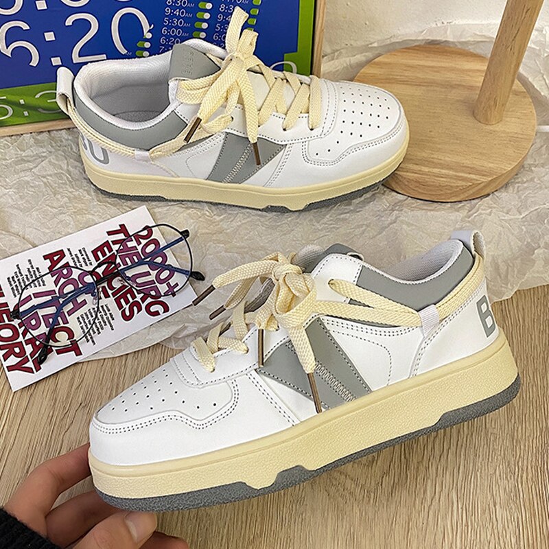 Black Friday Amozae Retro Vulcanized Sneakers Women Casual Shoes Breathable Light Flat Shoes Women Walking Sneakers Couple Shoes Large Size 36-44