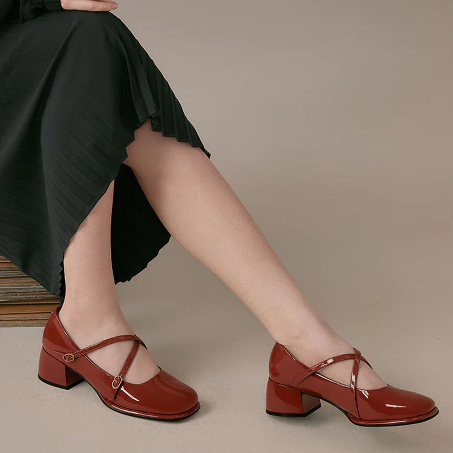 flowersverse - Women Vintage Pin Buckle Square Toe Mary Janes