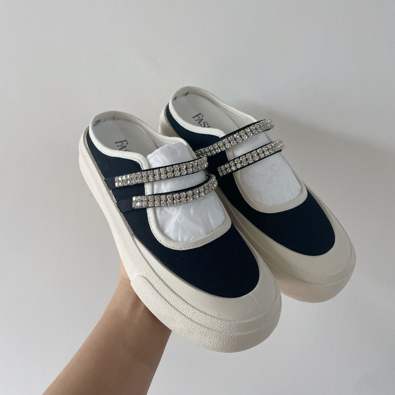 flowersverse Summer Shoes For Women Sandals New Women's Shoes Flat-Bottomed Rhinestone Sports And Leisure Canvas Baotou Slippers