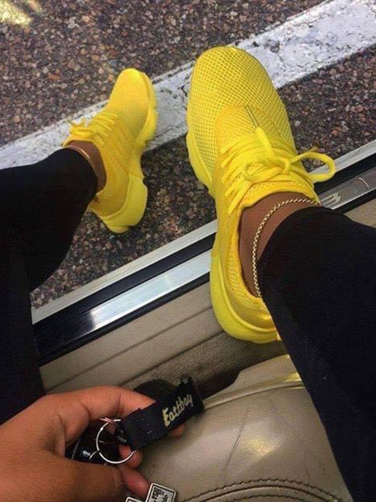 flowersverse Solid Color Simple Lace-Up Outdoor Sneakers