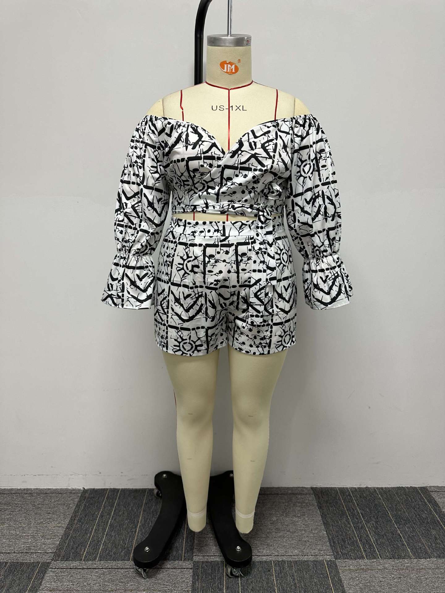 flowersverse Sexy Slim Abstract Print Lace-Up Plus Size High Waist Shorts Two-Piece Set
