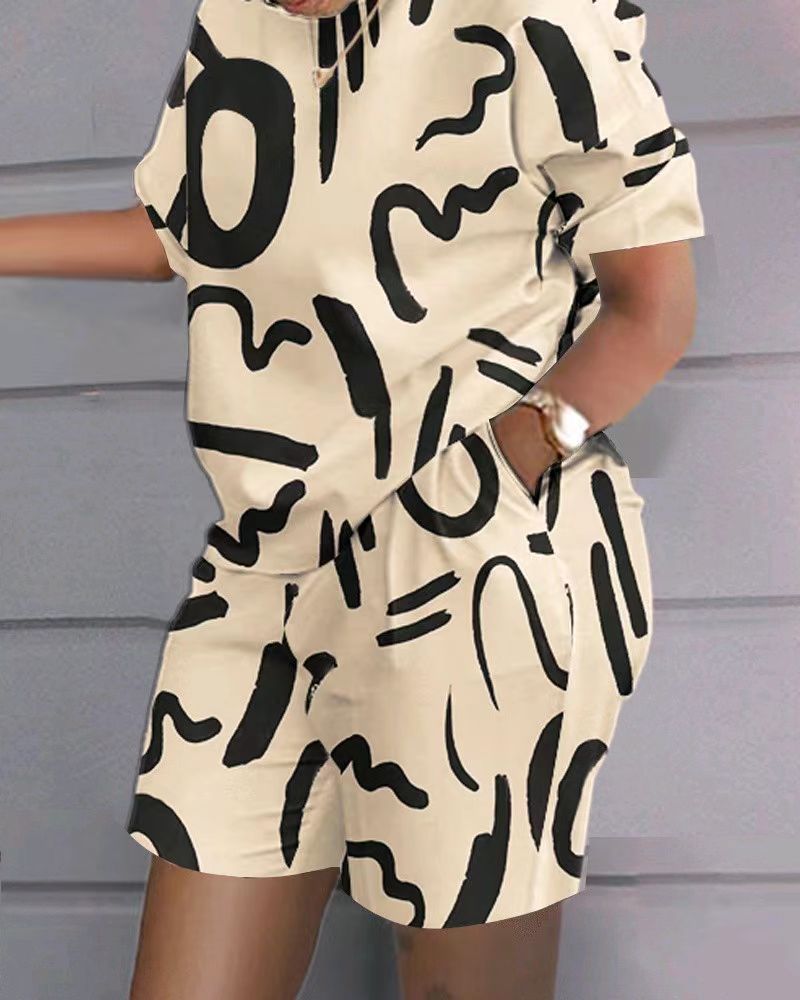 flowersverse Women's Loose Casual Print Plus Size Two-Piece T-Shirt Shorts Set