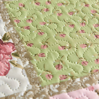3-PCS Patchwork Quilt Set Queen&King Size, Pink Rosette and Stripes Bedspread Coverlet Set, Boho Reversible Bedspread, Soft Lightweight Coverlet Bedding Set with 2 Pillow Shams, All-Season  Fits Any Decro