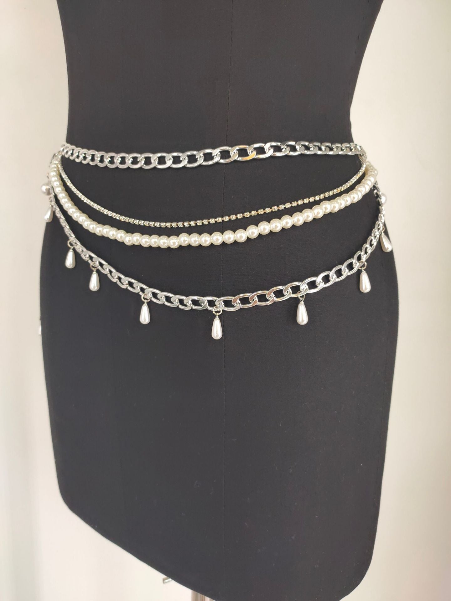2025 2020 New ins Popular trade nightclub style flamboyant pearl chain mixed and matched multi-layer waist chain fb1009