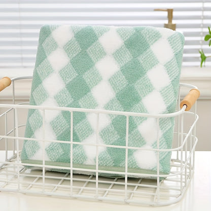 Extra Large Plaid Bath Towel - Ultra Absorbent, Quick Drying, Soft, Skin Friendly, and Gentle on Sensitive Skin - Perfect for Family Bathroom, Ideal for Everyday Use, and Great for Gift Giving