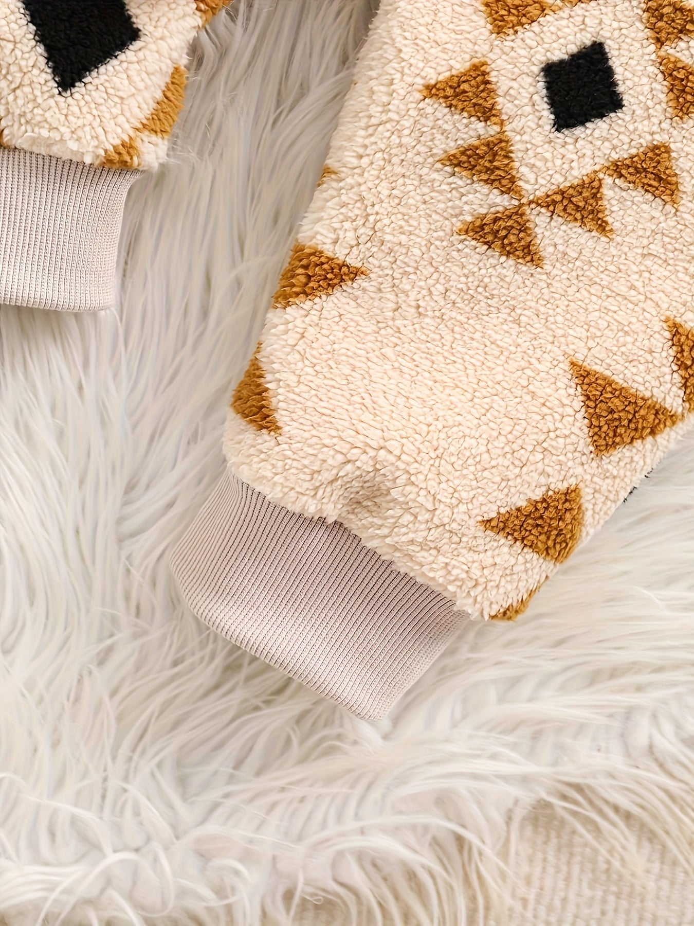 Boys' Cozy Fleece Christmas Outfit - Festive Printed Sweatshirt & Pants Set, Warm for Fall/Winter