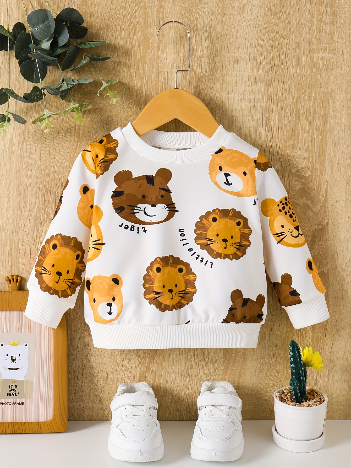 Cozy Cartoon Crew Neck Sweatshirt for Toddler Boys - Soft Long Sleeve Pullover with Adorable Animal Designs, Everyday Wear, Casual Style, and Comfortable Fit