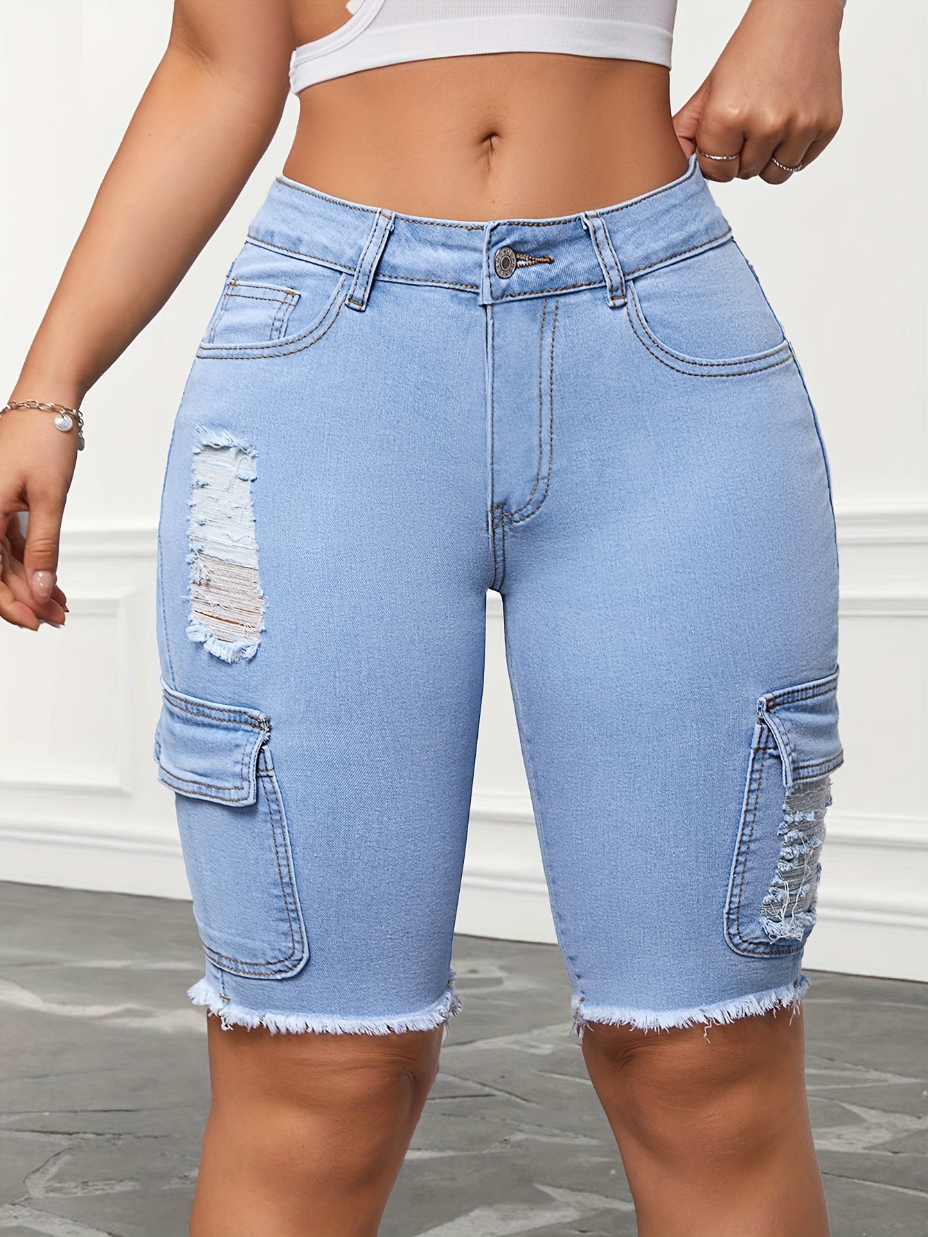 Women's High-Waisted Stretchy Flap Pocket Denim Bermuda Shorts, Fashionable Ripped Hem, Streetwear Knee-Length Jean Shorts