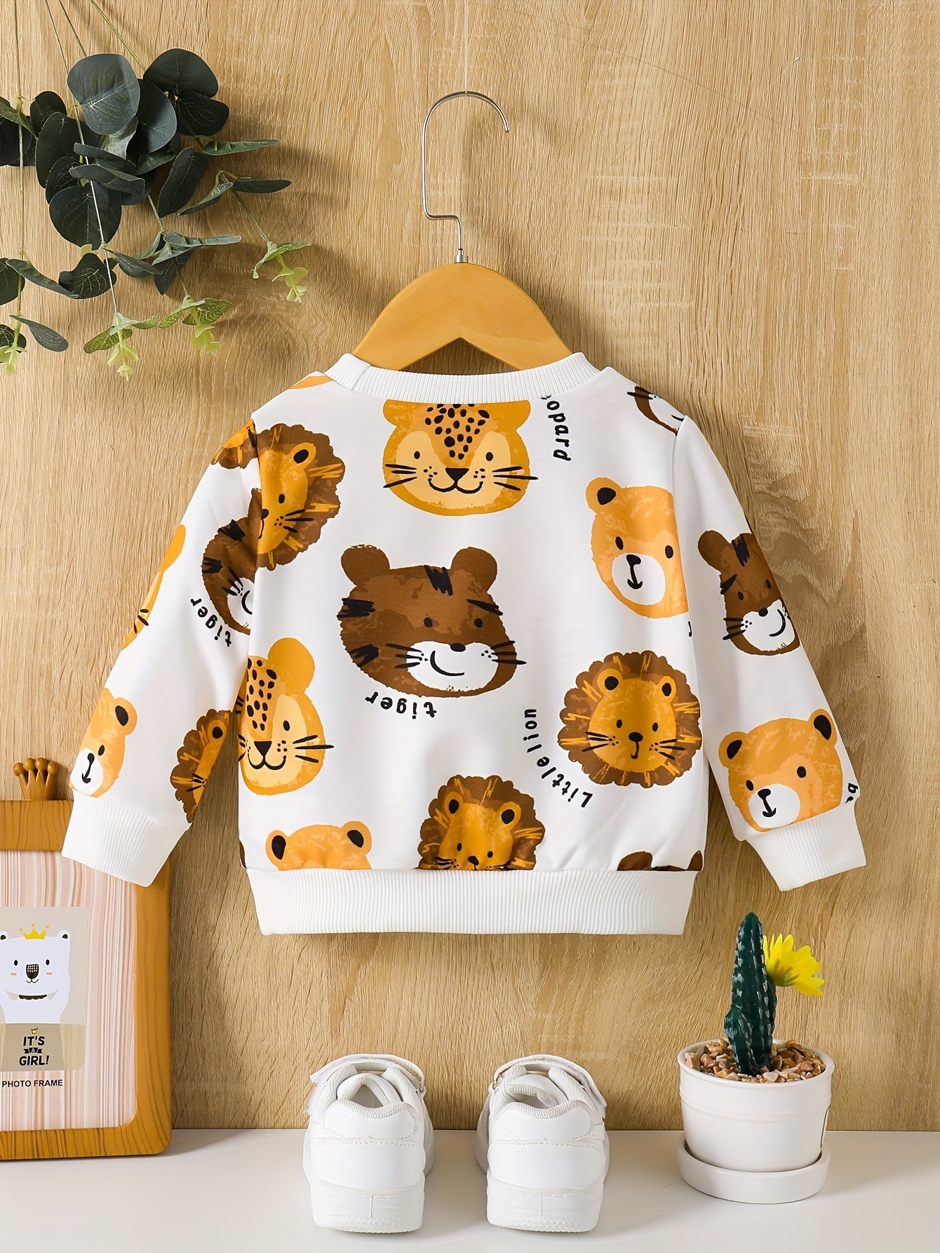 Cozy Cartoon Crew Neck Sweatshirt for Toddler Boys - Soft Long Sleeve Pullover with Adorable Animal Designs, Everyday Wear, Casual Style, and Comfortable Fit
