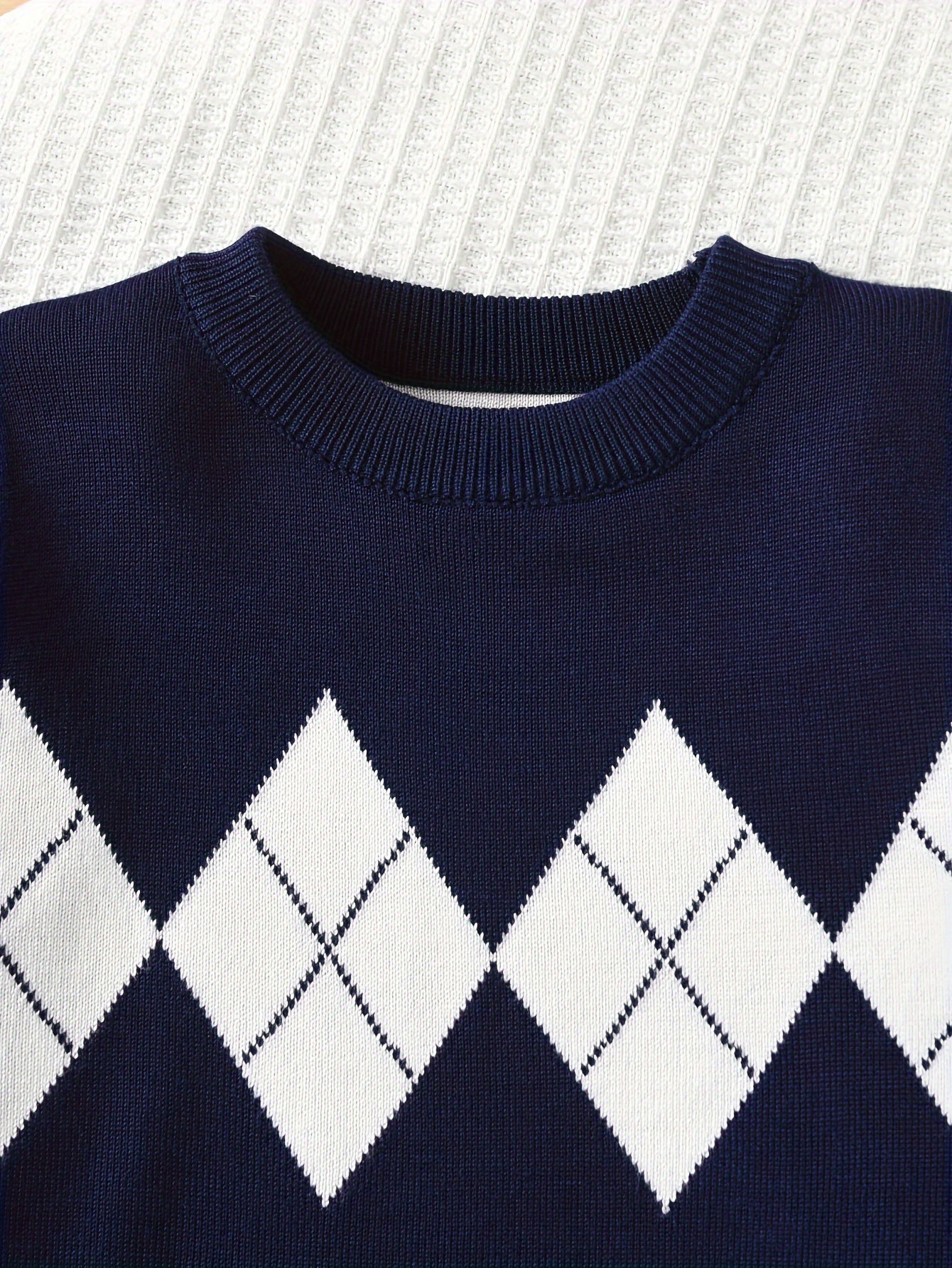 Boys' Classic Argyle Knit Pullover Sweater - Casual Crew Neck, Long Sleeve, Viscose Blend, Medium Stretch, Regular Fit for School Year-Round Wear