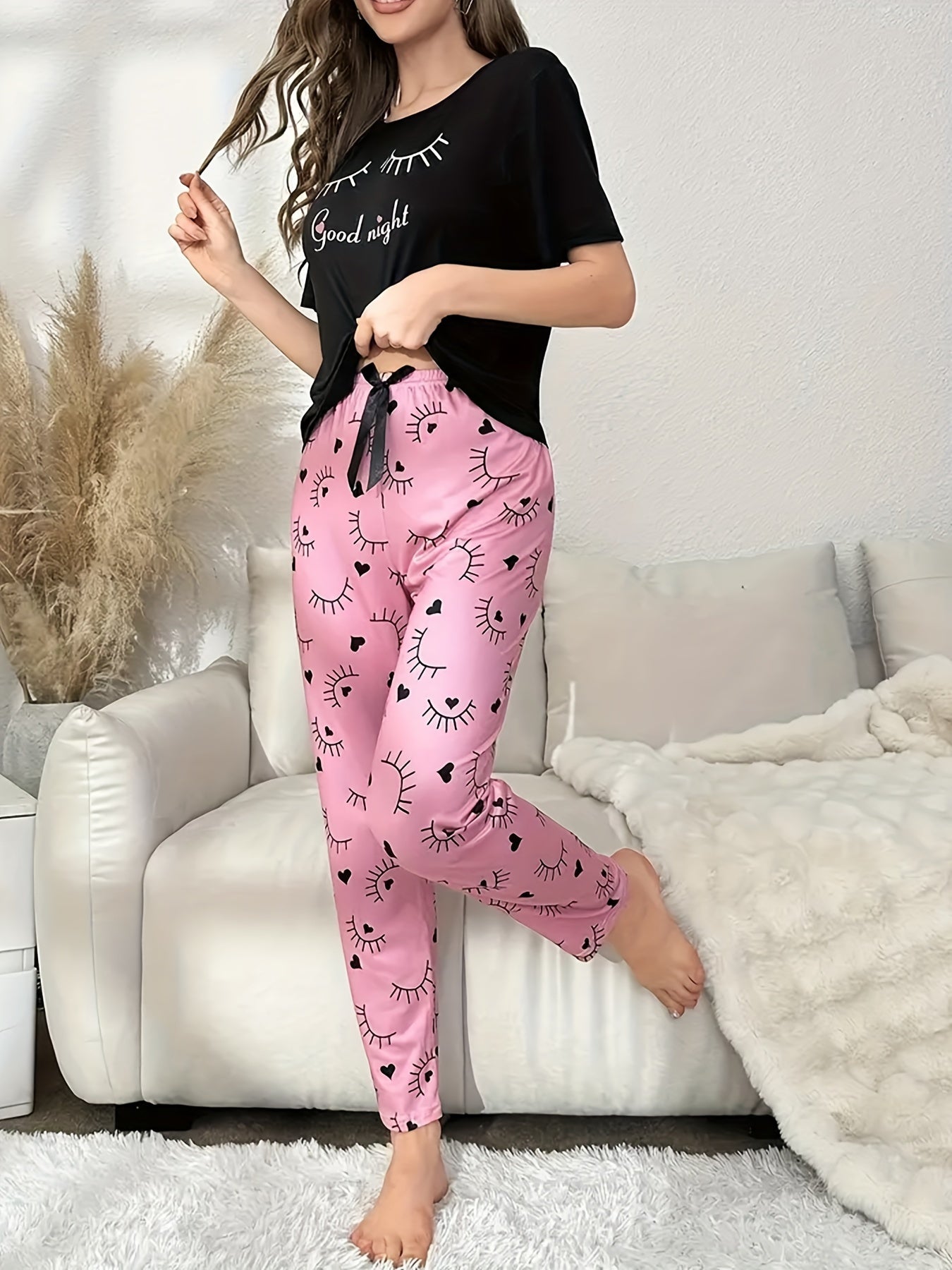 Chic Eyelash Graphic Pajama Set - Cozy Short Sleeve & Stretch Waist Sleepwear for Women, Perfect for Lounging