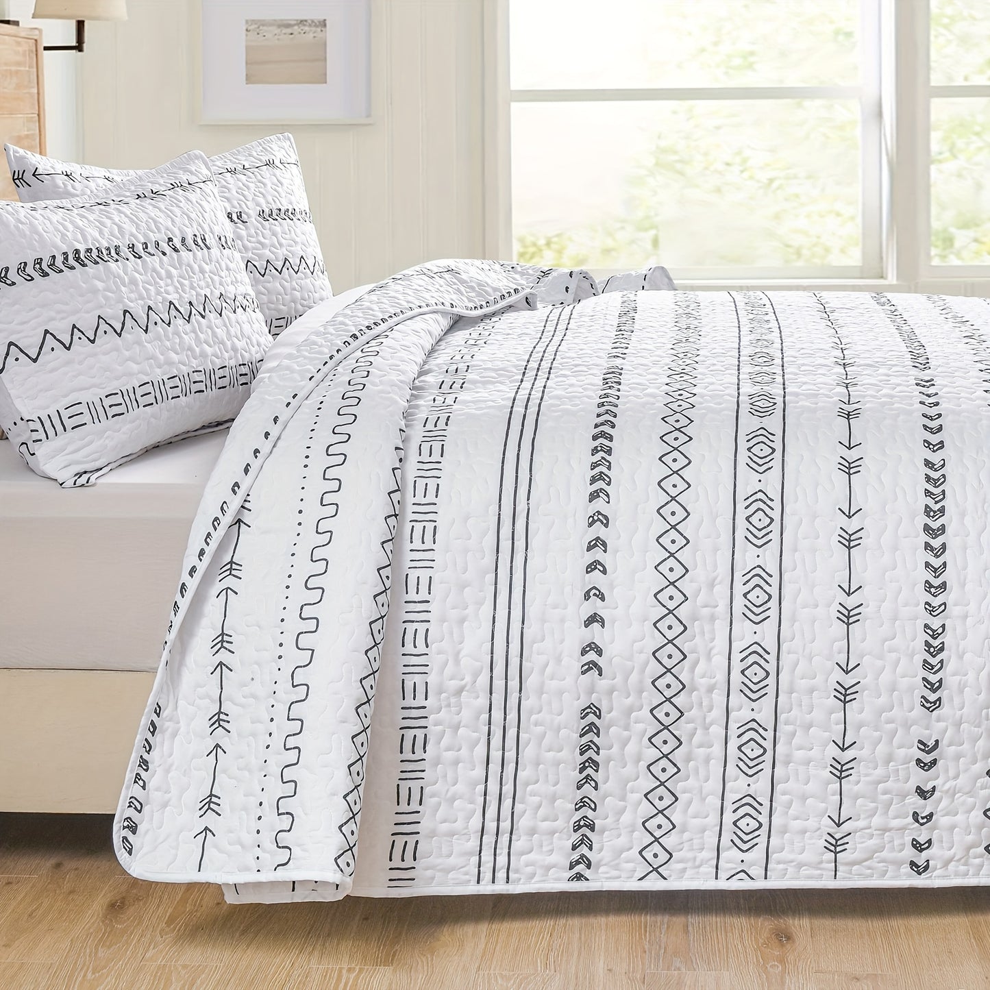 3pc Luxurious Bohemian Quilted Bedspread Set - Soft, Hypoallergenic & Durable, Black & White Geometric Stripes - Cozy Coverlet for Bedrooms & Dorms, Includes 1 Bedspread & 2 Pillowcases
