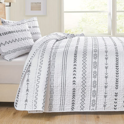 3pc Luxurious Bohemian Quilted Bedspread Set - Soft, Hypoallergenic & Durable, Black & White Geometric Stripes - Cozy Coverlet for Bedrooms & Dorms, Includes 1 Bedspread & 2 Pillowcases