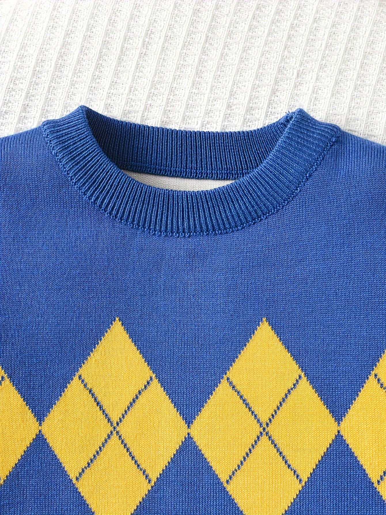 Boys' Classic Argyle Knit Pullover Sweater - Casual Crew Neck, Long Sleeve, Viscose Blend, Medium Stretch, Regular Fit for School Year-Round Wear