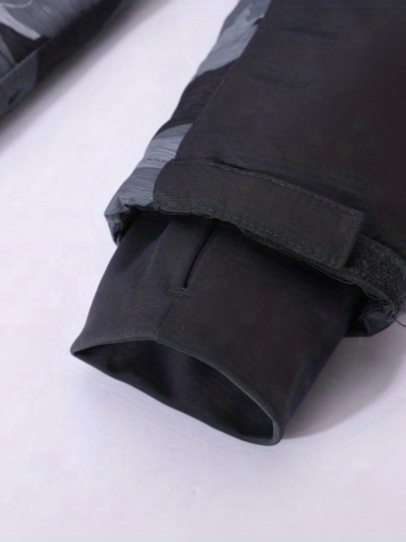 Boys' Stylish Snow Mountain Windbreaker Jacket - Snow Suits for Kids with Fleece Lining, Hood, Long Sleeve, Zip-Up, Waterproof, and Professional Ski Features - Perfect for Winter Outdoor Activities