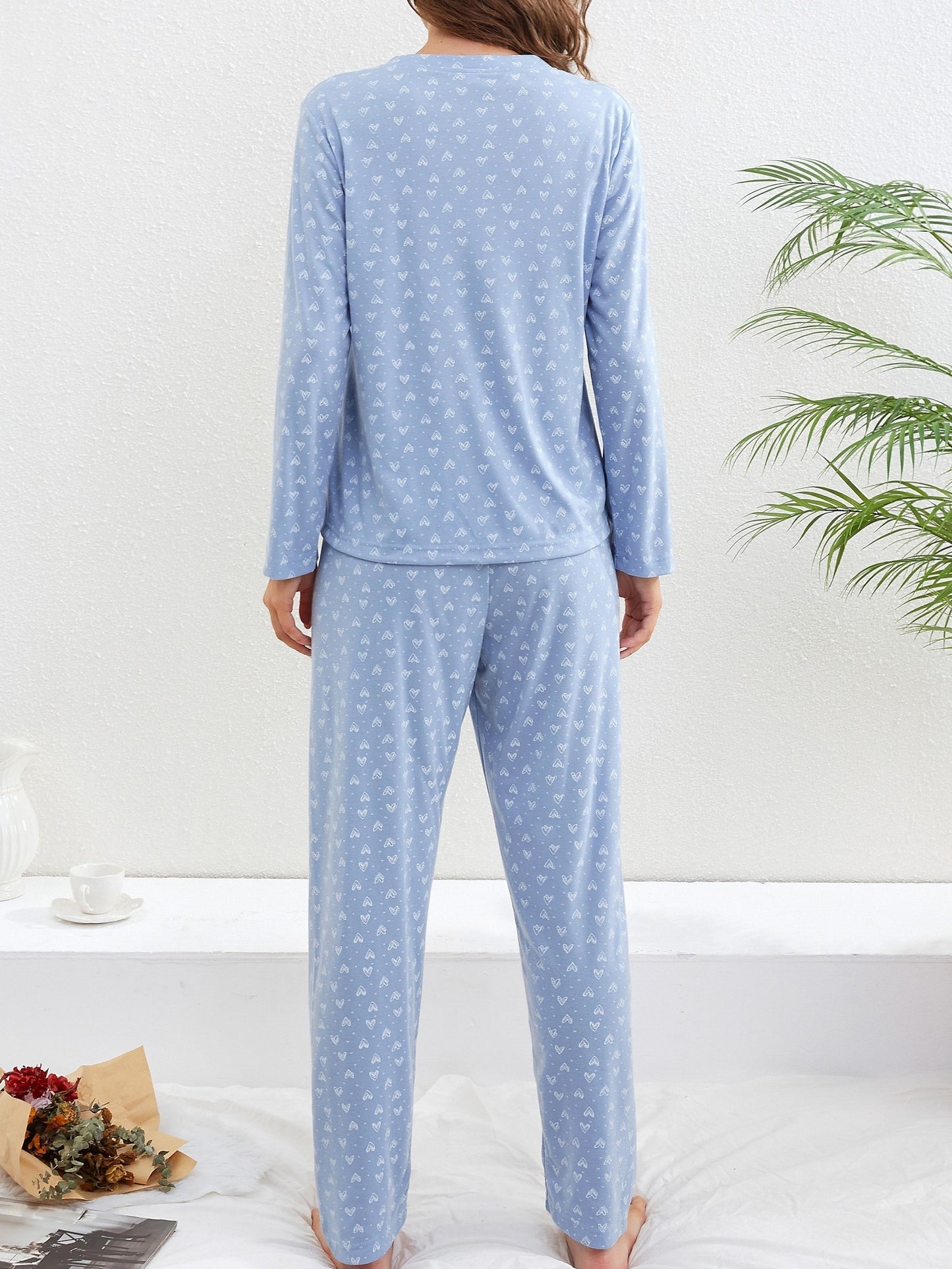 Womens Heart-Print Charm Pajama Set - Cozy Long Sleeve Crew Neck Top & Elastic Waistband Pants for Sweet Dreams & Lounging