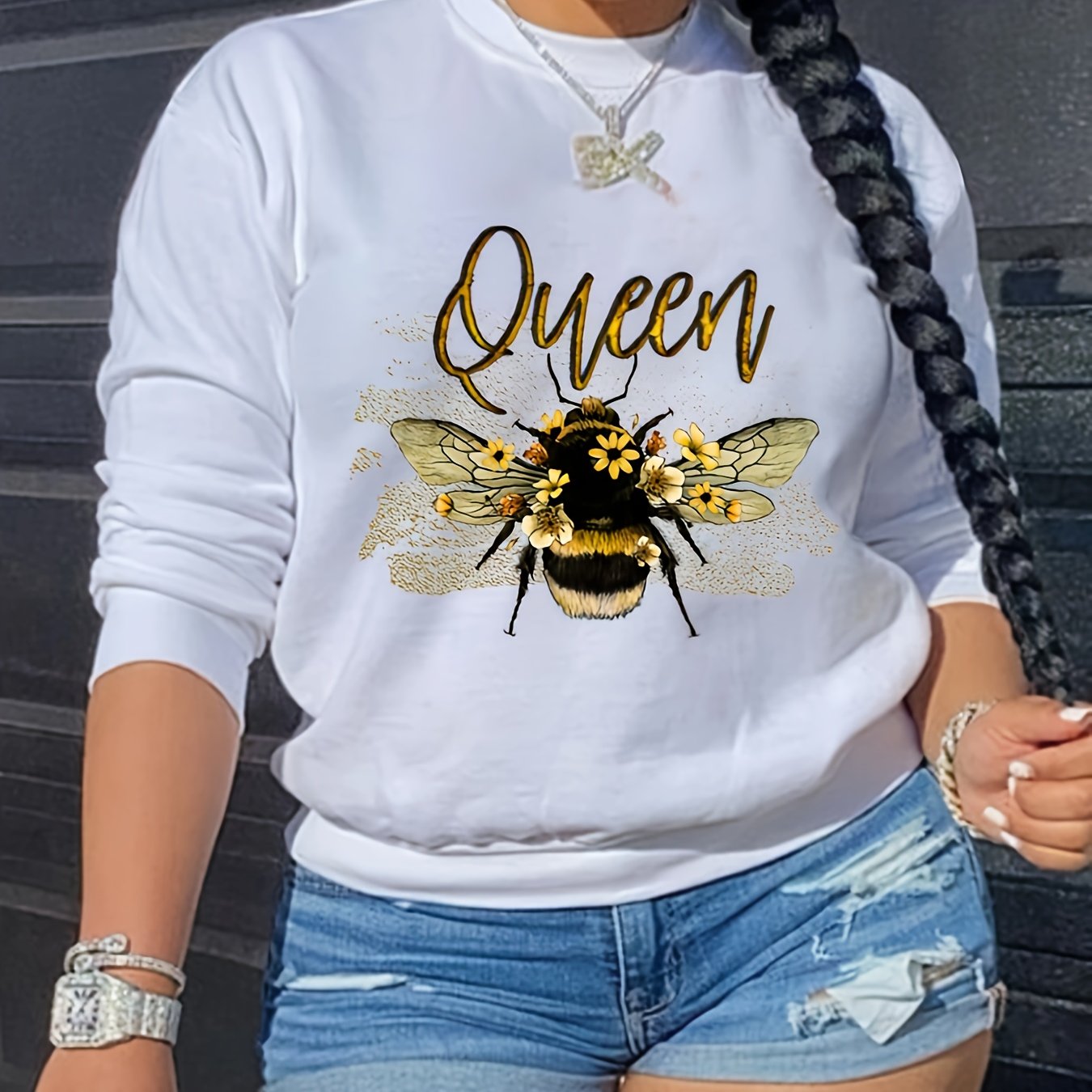 Queen Bee Print Womens Pullover Sweatshirt - Cozy Fleece, Long Sleeve, Crew Neck, Perfect for Fall & Winter - Stylish Casual Wear