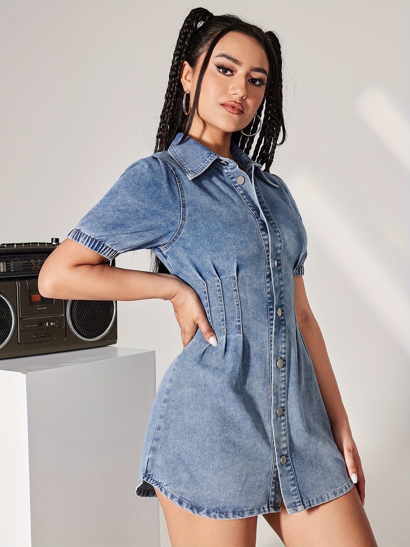 Elegant Ruffle-Waist Denim Dress for Women - Breathable, Versatile & Easy-Care with Short Sleeves, Ideal for Spring to Fall