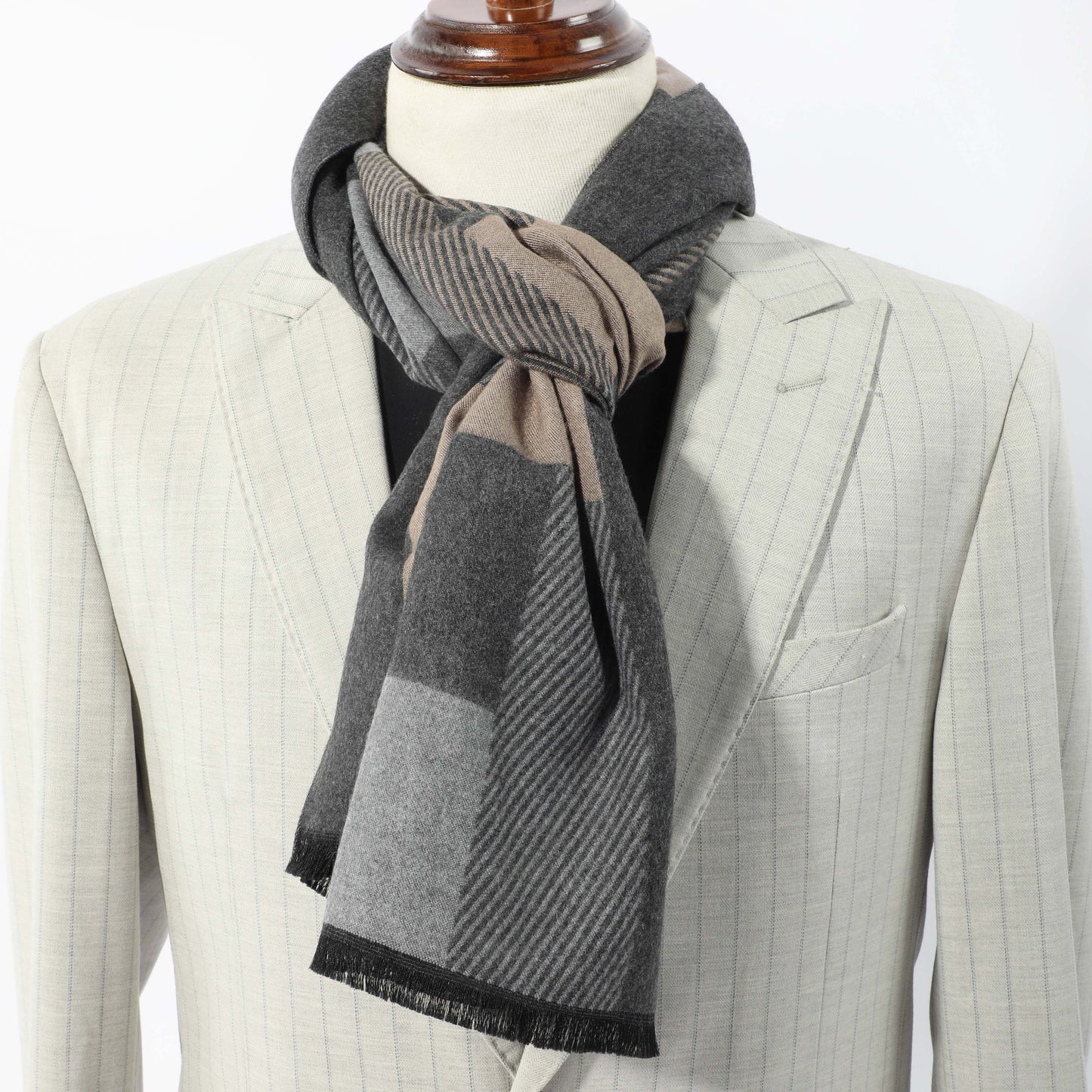 1pc Men's Casual Versatile Autumn And Winter Style Color Block Plaid Striped Warm Scarf