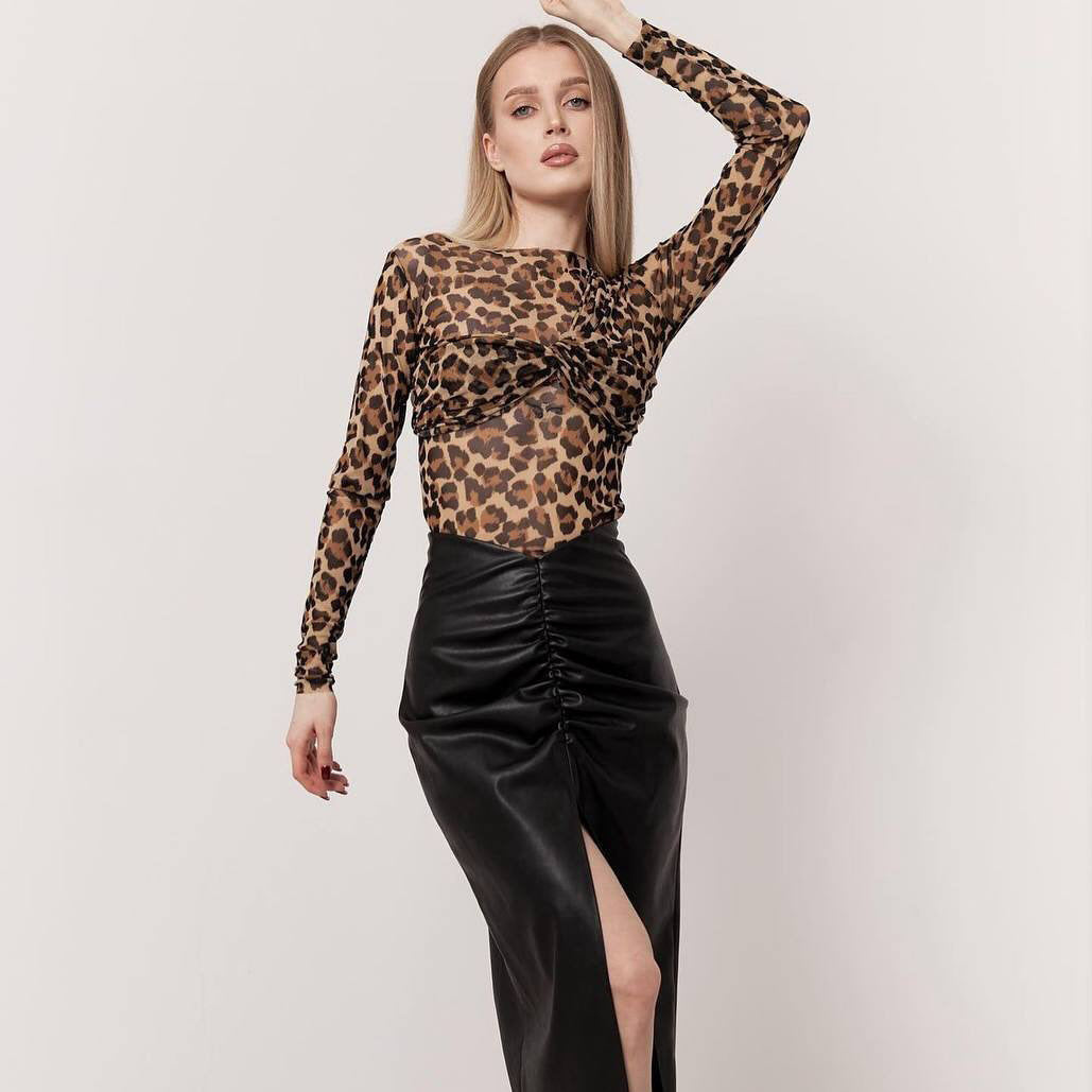 New new sexy kinked leopard print long-sleeved T-shirt women's spring and autumn new tight round neck bottoming T-shirt women's