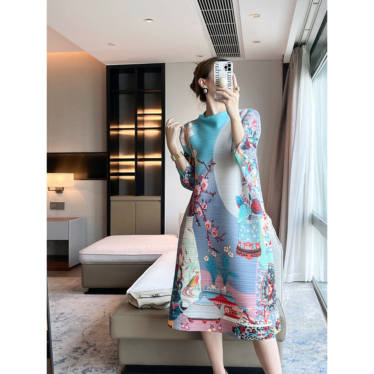 Folds  autumn new retro printing high-end Miyake dress women's loose and thin meat-covered medium and long dress
