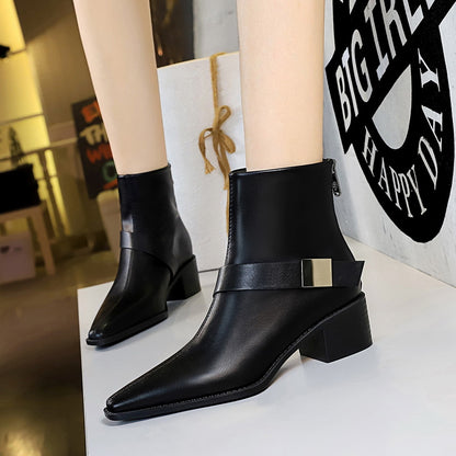 FLOWERSVERSE 2025 578-1 Retro style short knight boots thick heel medium heel belt buckle metal decorative pointed winter women's boots short boots