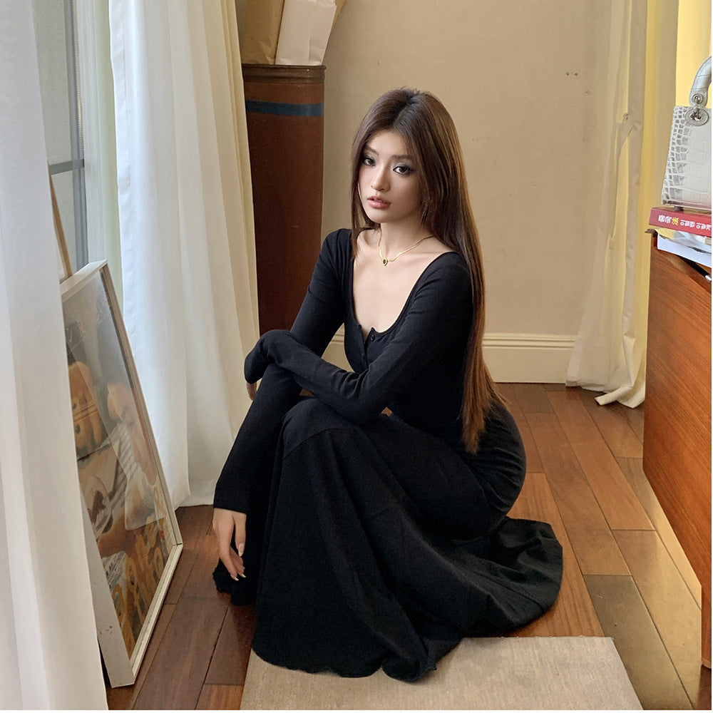 2025 U-neck knitted long-sleeved sweater dress women's autumn high-end sense slim-fitting temperament bottom fishtail skirt long dress