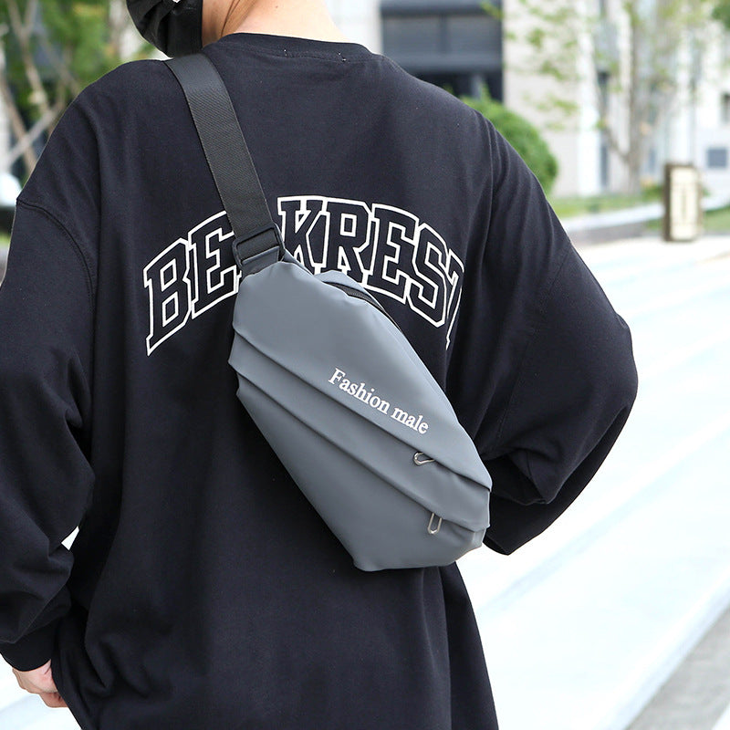 2025 New trendy men's breast bag, casual messenger bag, men's high-end sense, single shoulder messenger bag, simple travel satchel.