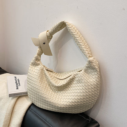 2025 Autumn and winter new shoulder bag casual versatile bag women's large-capacity woven hand-carried underarm bag simple commuter women's bag