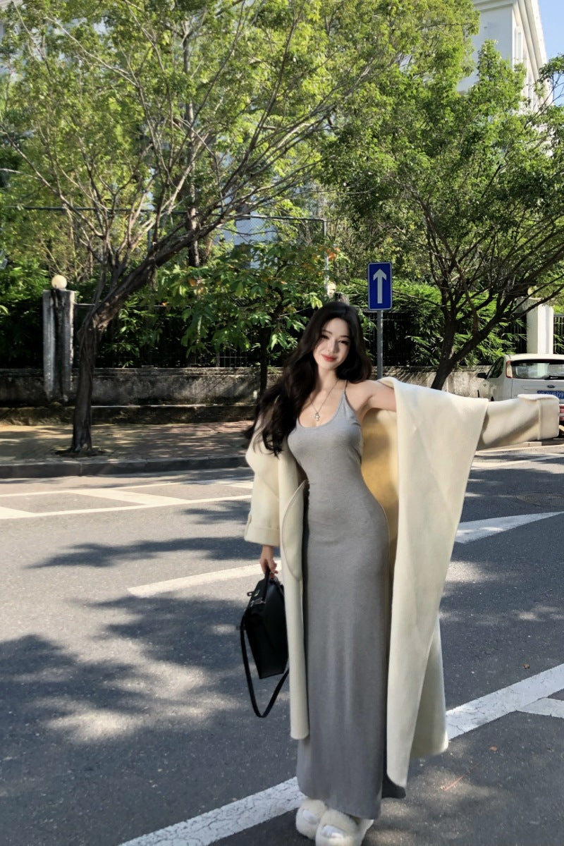 2025 Royal sister's wind-bottomed gray knitted suspender dress waist slim-fitting hip-wrapped long dress, a skirt with a coat in winter