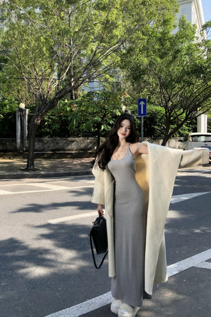 2025 Royal sister's wind-bottomed gray knitted suspender dress waist slim-fitting hip-wrapped long dress, a skirt with a coat in winter