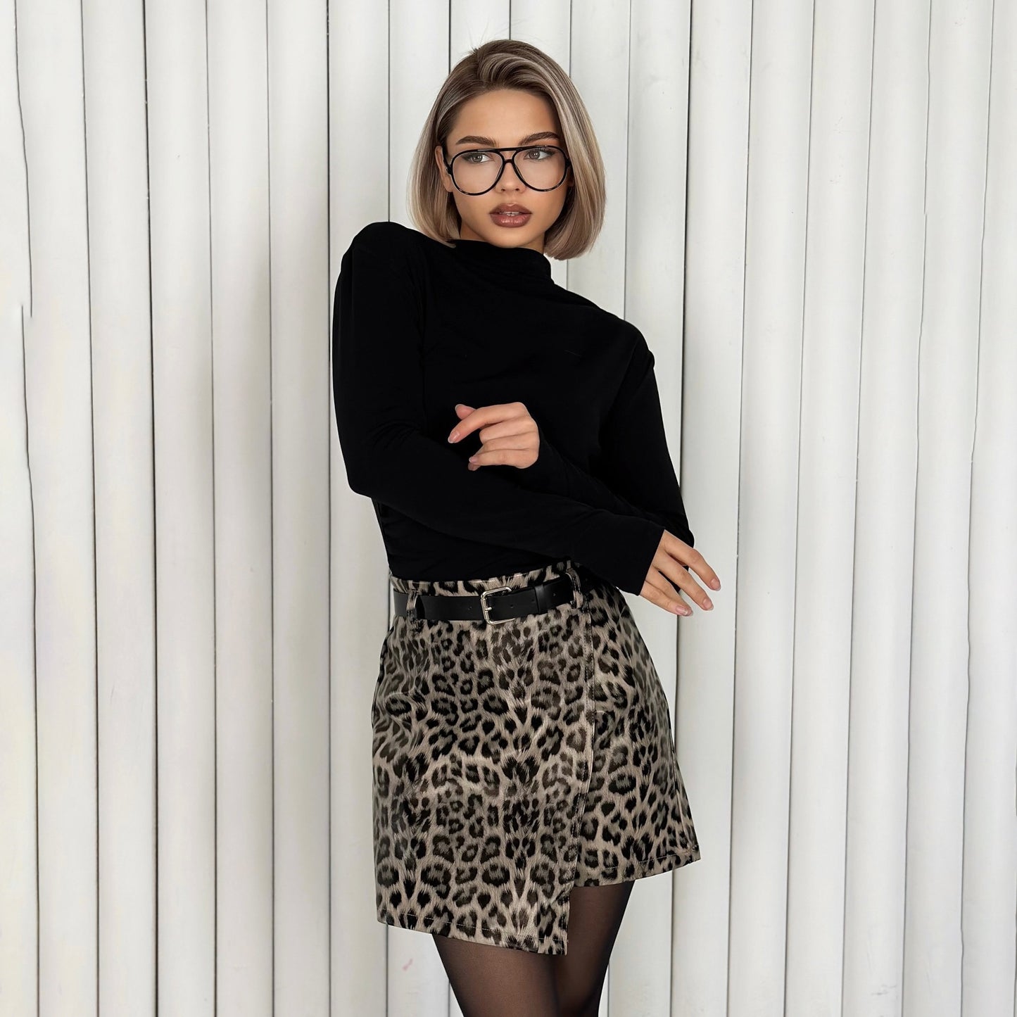 Cross-border  spring high-end elegant leather skirt short leopard print high waist irregular splicing leather skirt