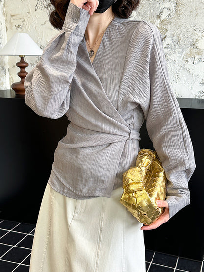 2025  spring new new Chinese design sense loose lazy wind V-neck waist niche shirt women 2560