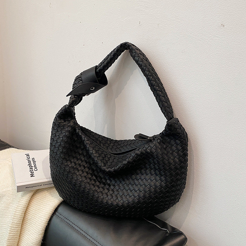 2025 Autumn and winter new shoulder bag casual versatile bag women's large-capacity woven hand-carried underarm bag simple commuter women's bag