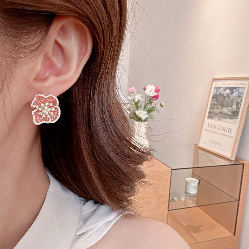 2025 Fashion niche light luxury S925 silver needle trendy camellia high-end temperament exquisite explosive stud earrings wholesale